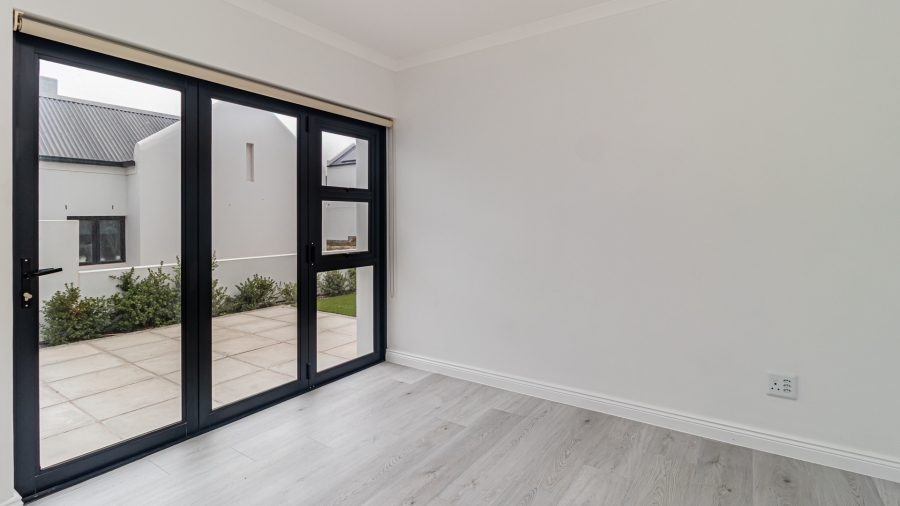 2 Bedroom Property for Sale in Middedorp Western Cape